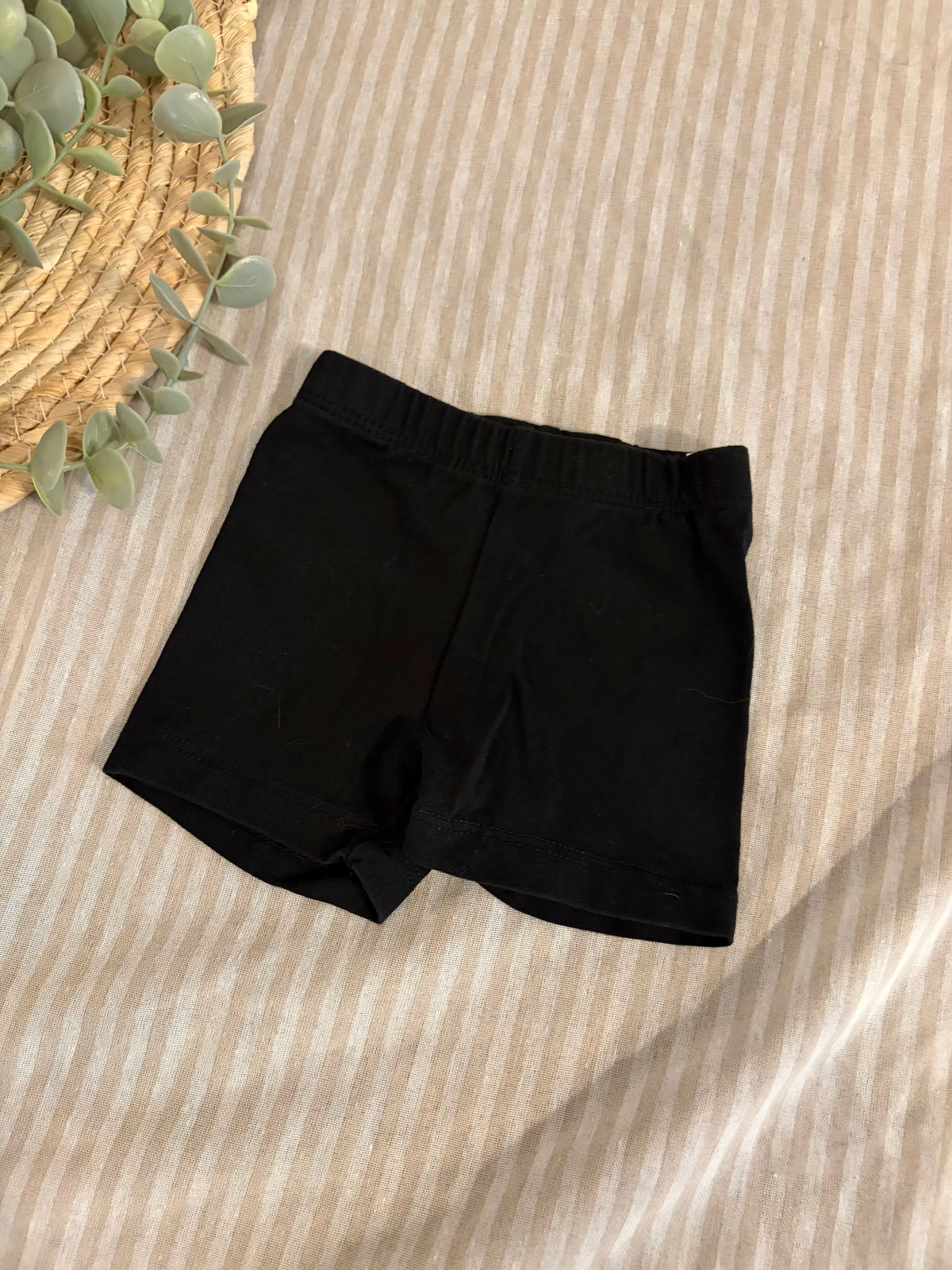 short (nb)