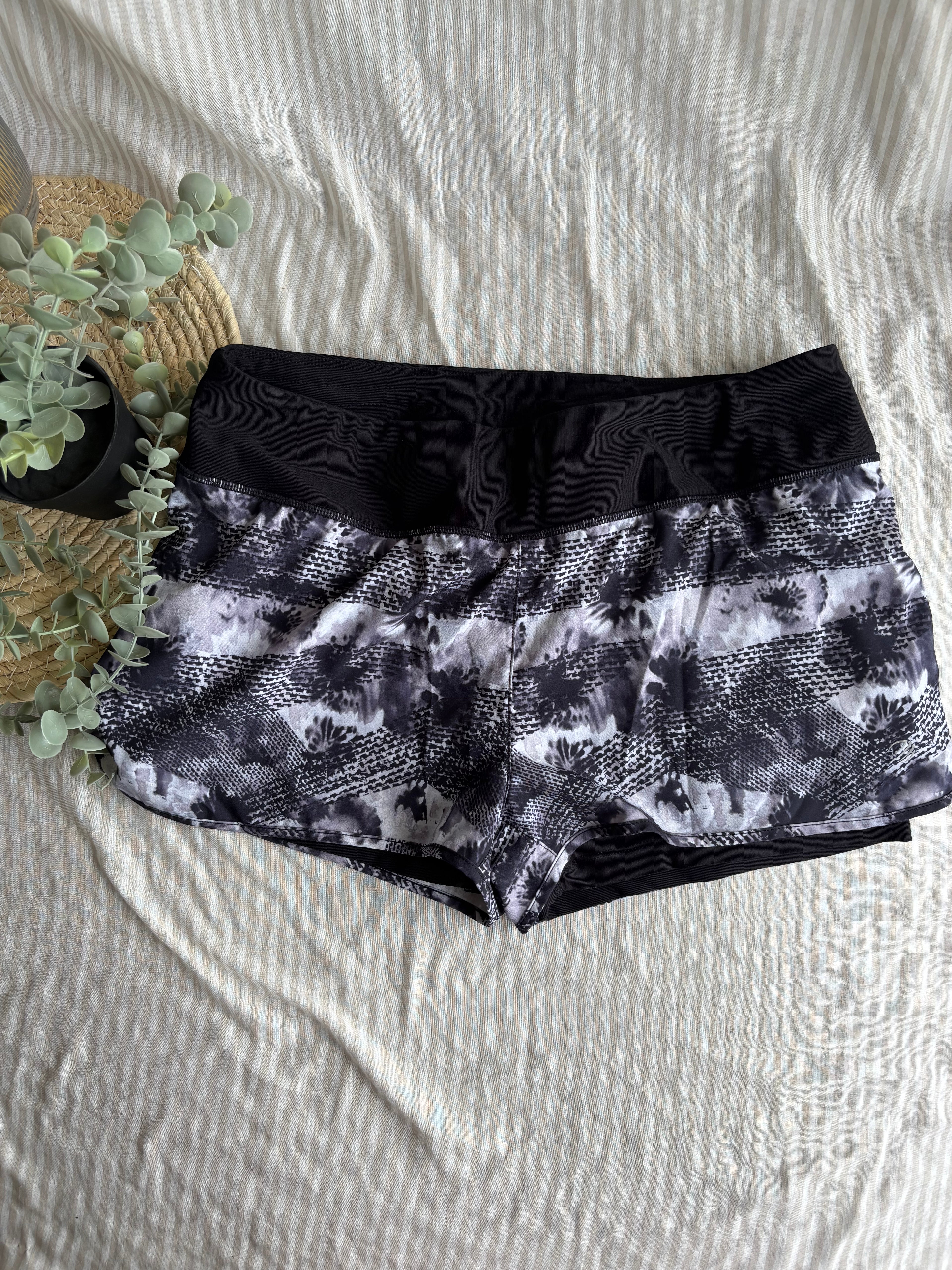 Short (m)