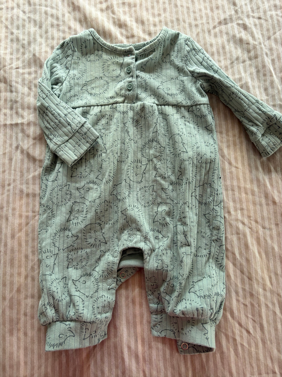 one piece (3-6m)