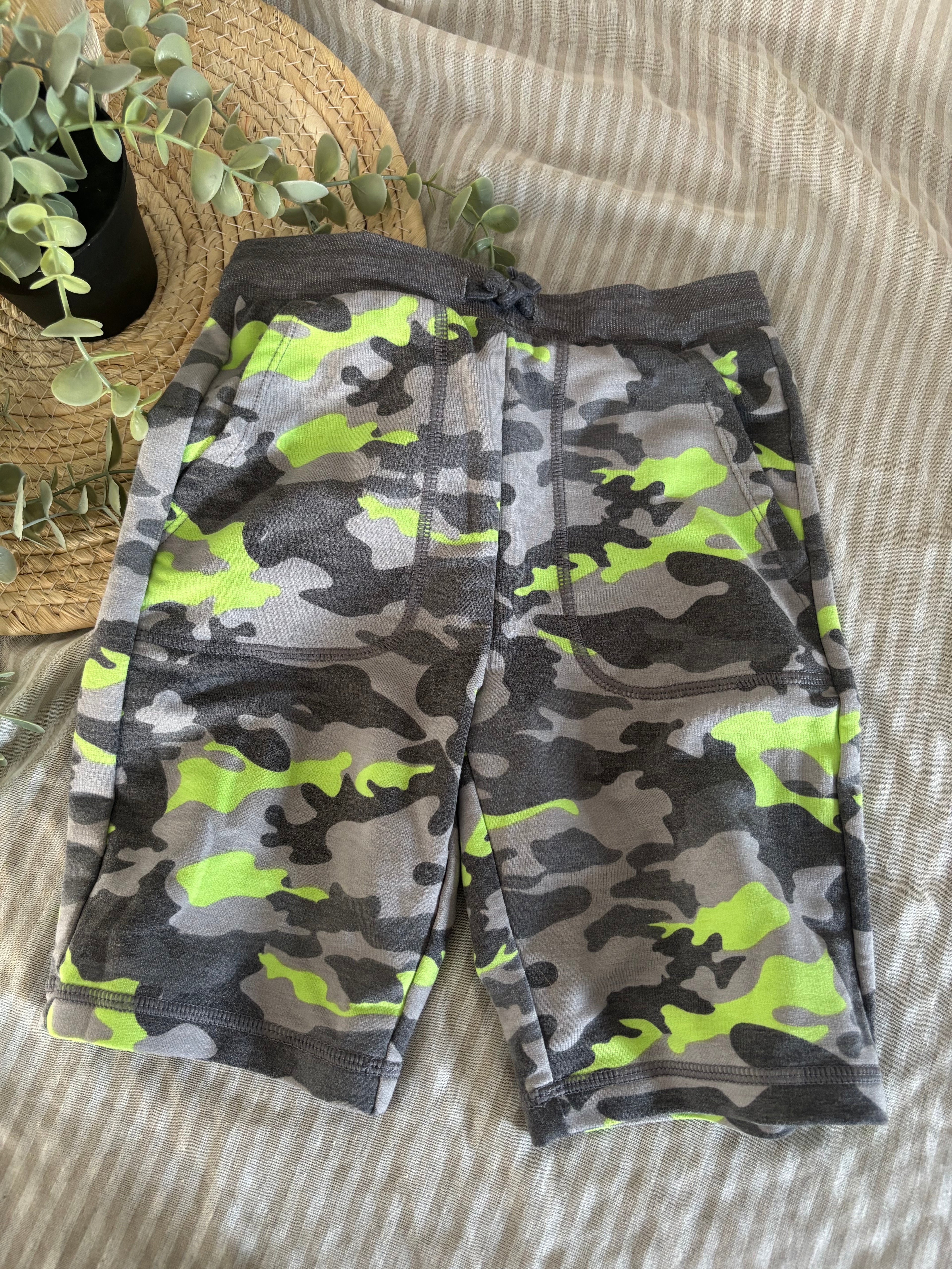 Short (3t)