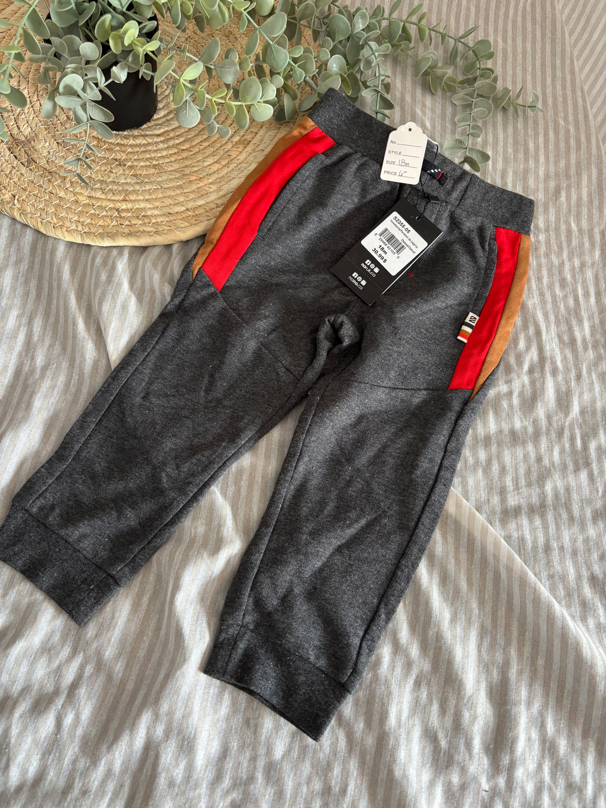 Pantalon (neuf) 18m