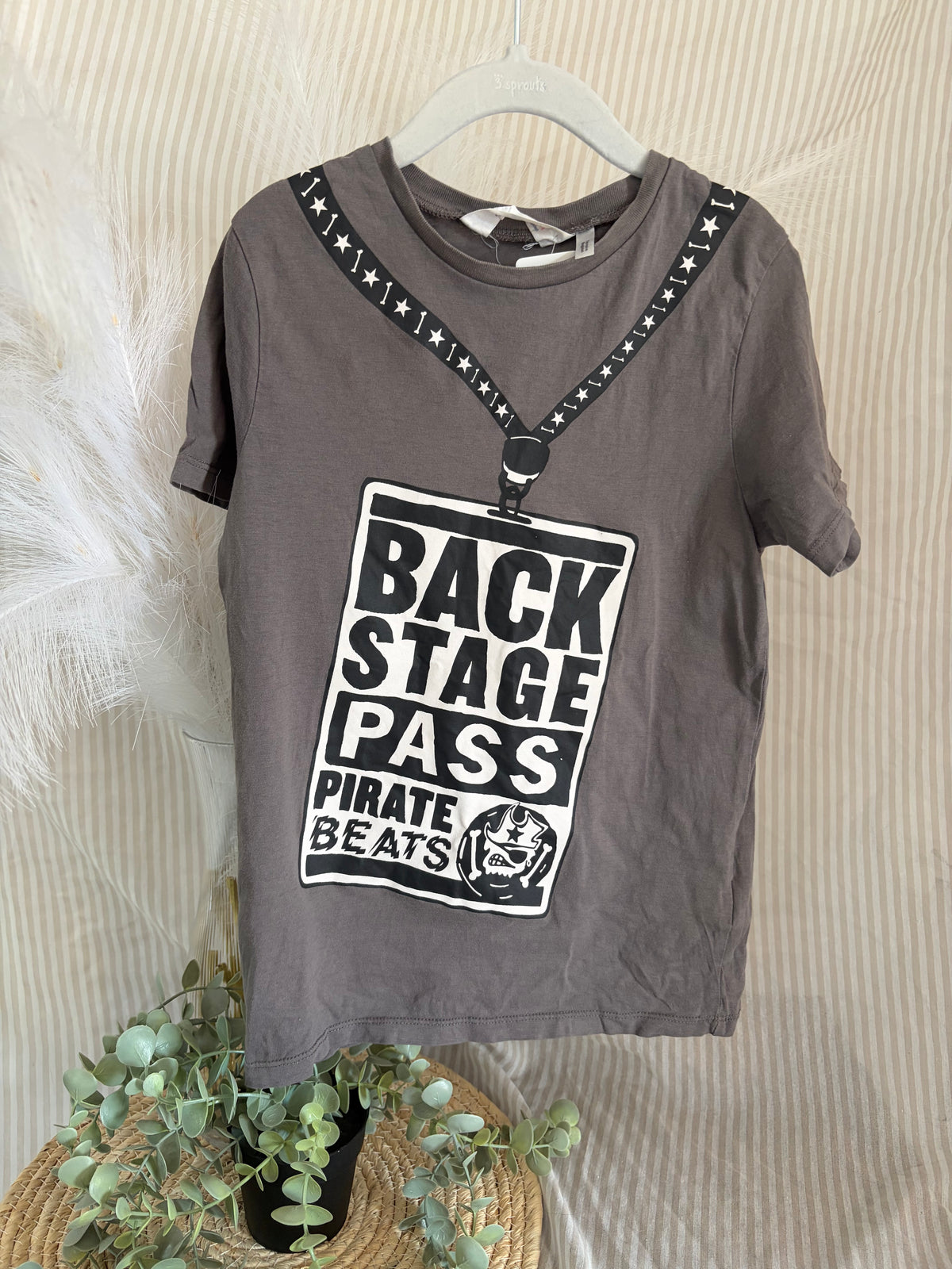 t-shirt (7-8T)