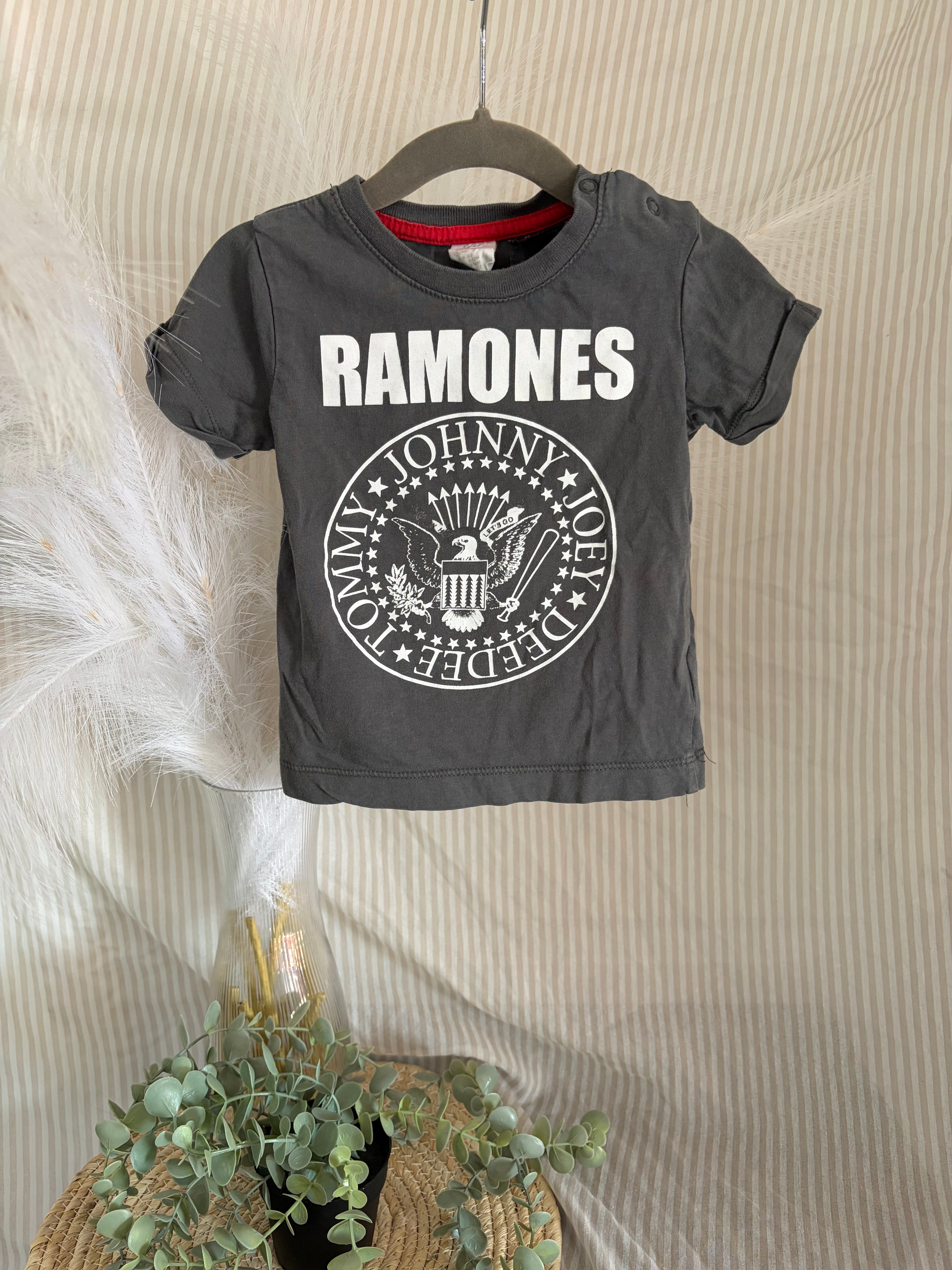 t-shirt (9-12m)