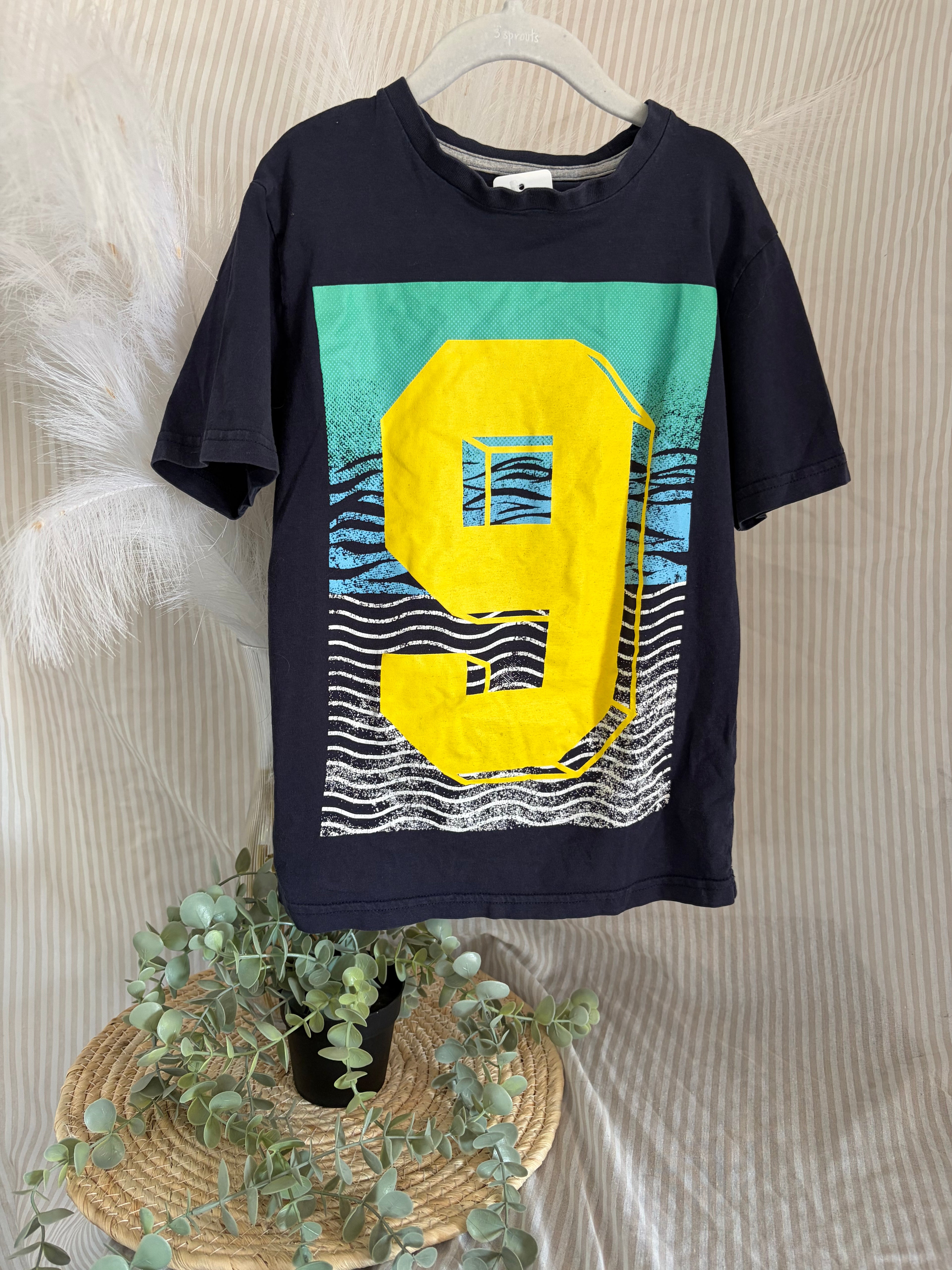 t-shirt (7-8T)