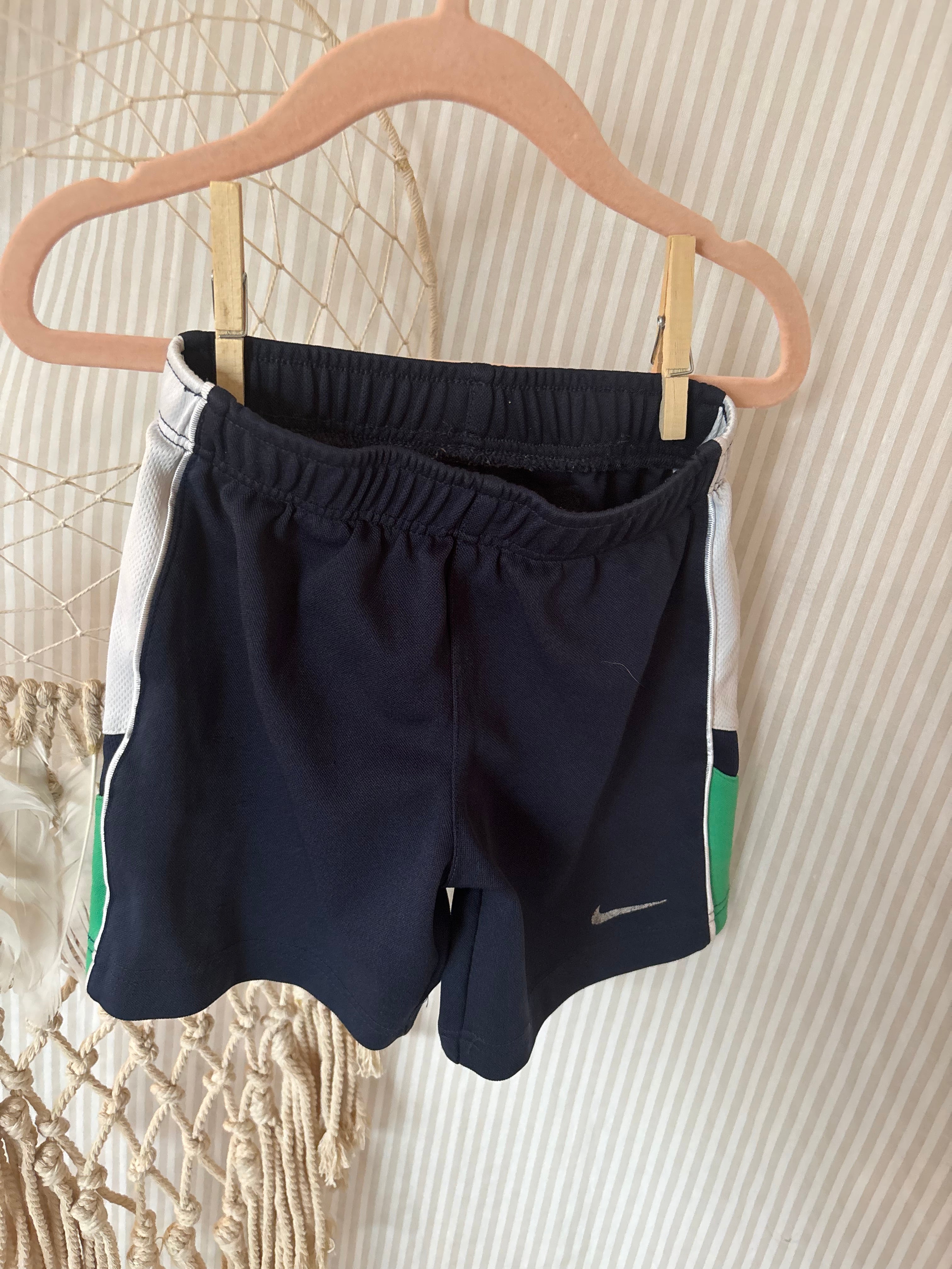 short Nike (24m)